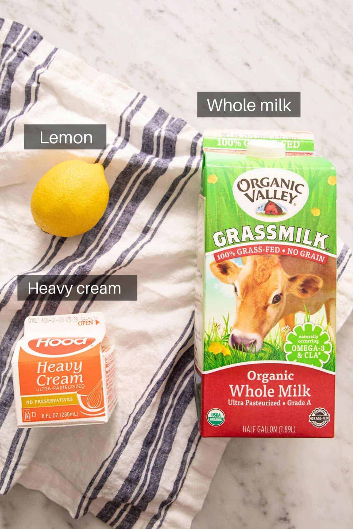 Ingredients you need to make sour cream.