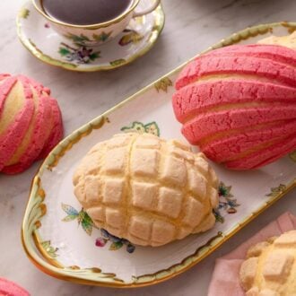 A pinterest graphic of Pan Dulce