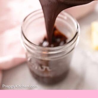 Pinterest graphic of hot fudge being poured into a mason jar.
