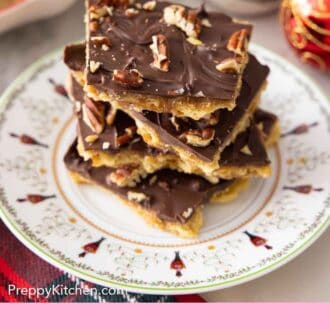 Pinterest graphic of a stack of Christmas saltine cracker candy.