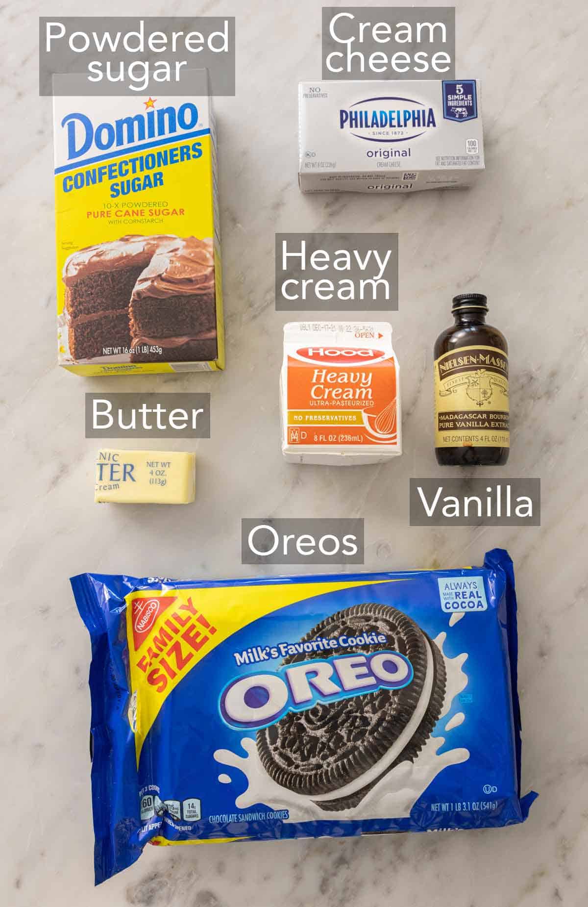 Ingredients needed to make an Oreo pie.