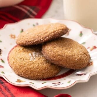 Gingersnap cookies on a small plate.